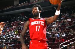 开云官网-爵士队老将再次爆发，为球队带来胜利2025