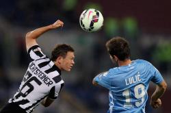 开云官网-包含尤文图斯后防连续失守，主帅下课传闻四起的词条2025