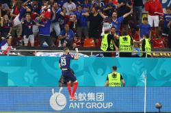 开云体育APP下载-关于意大利绝地反击瓦伦西亚，特尔施特根关键制胜的信息2025