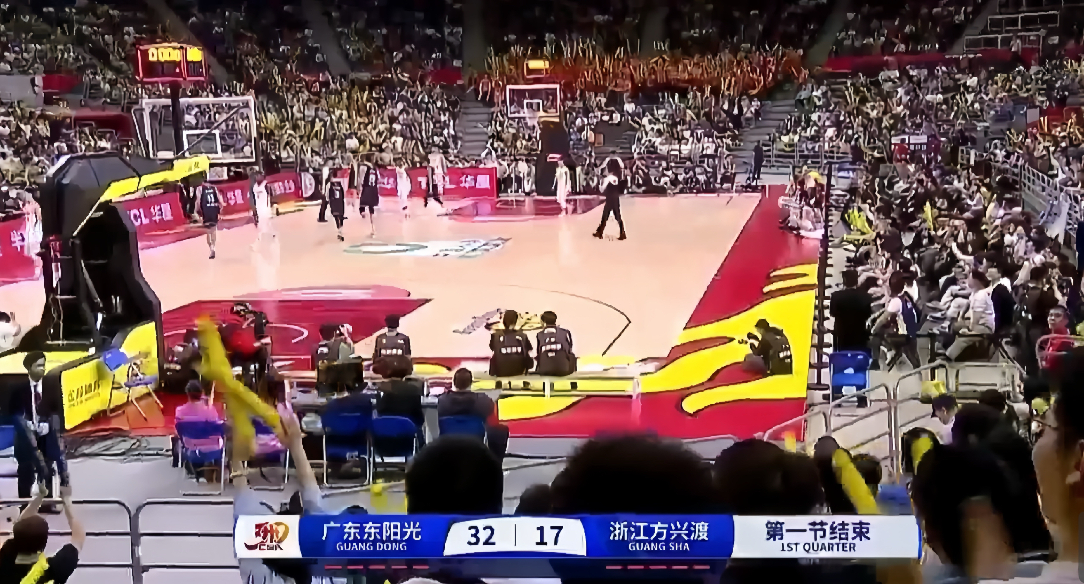 包含广东男篮主场大比分赢球，提升士气的词条