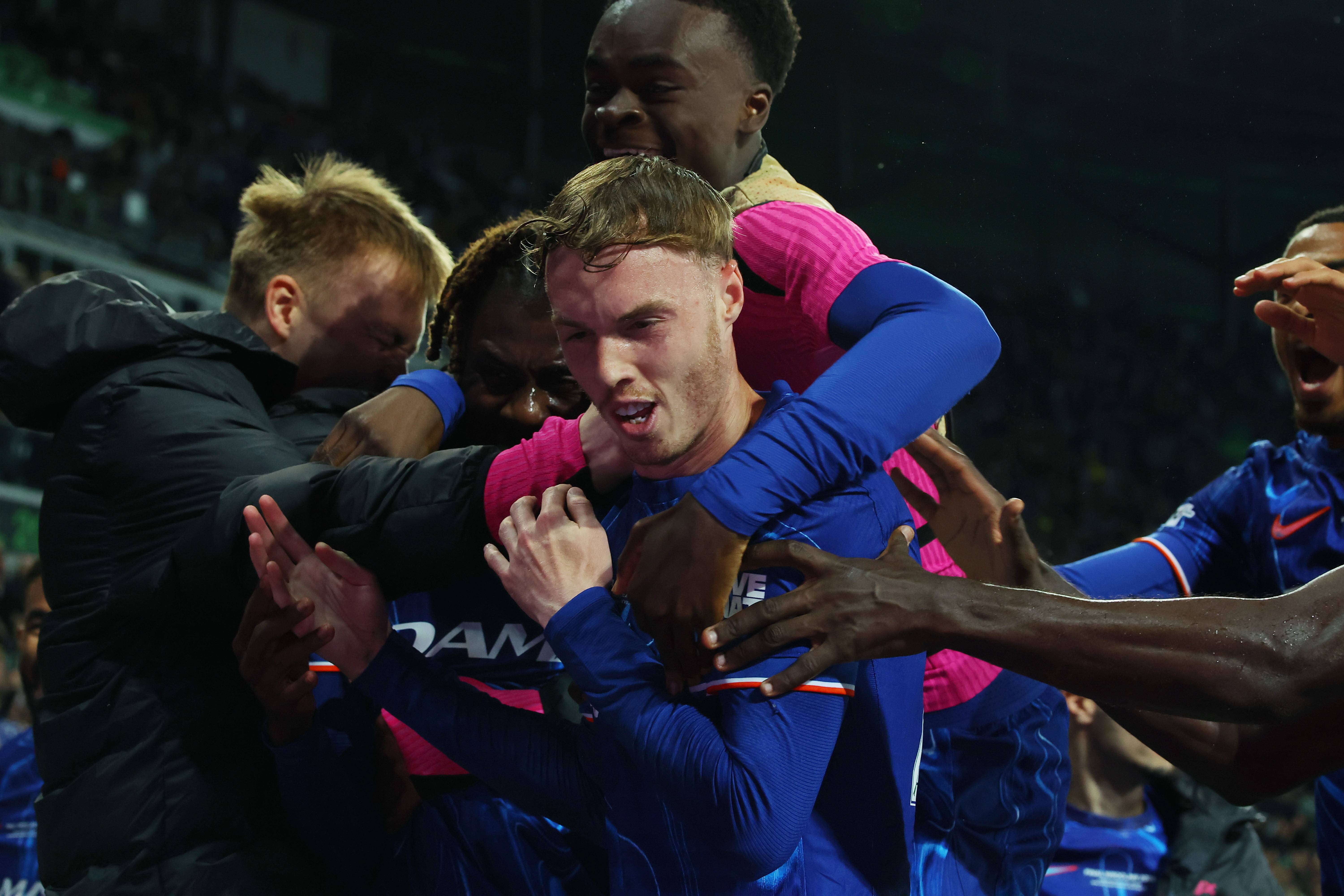 爱尔兰队激战取胜,晋级下一轮 爱尔兰队激战取胜,晋级下一轮