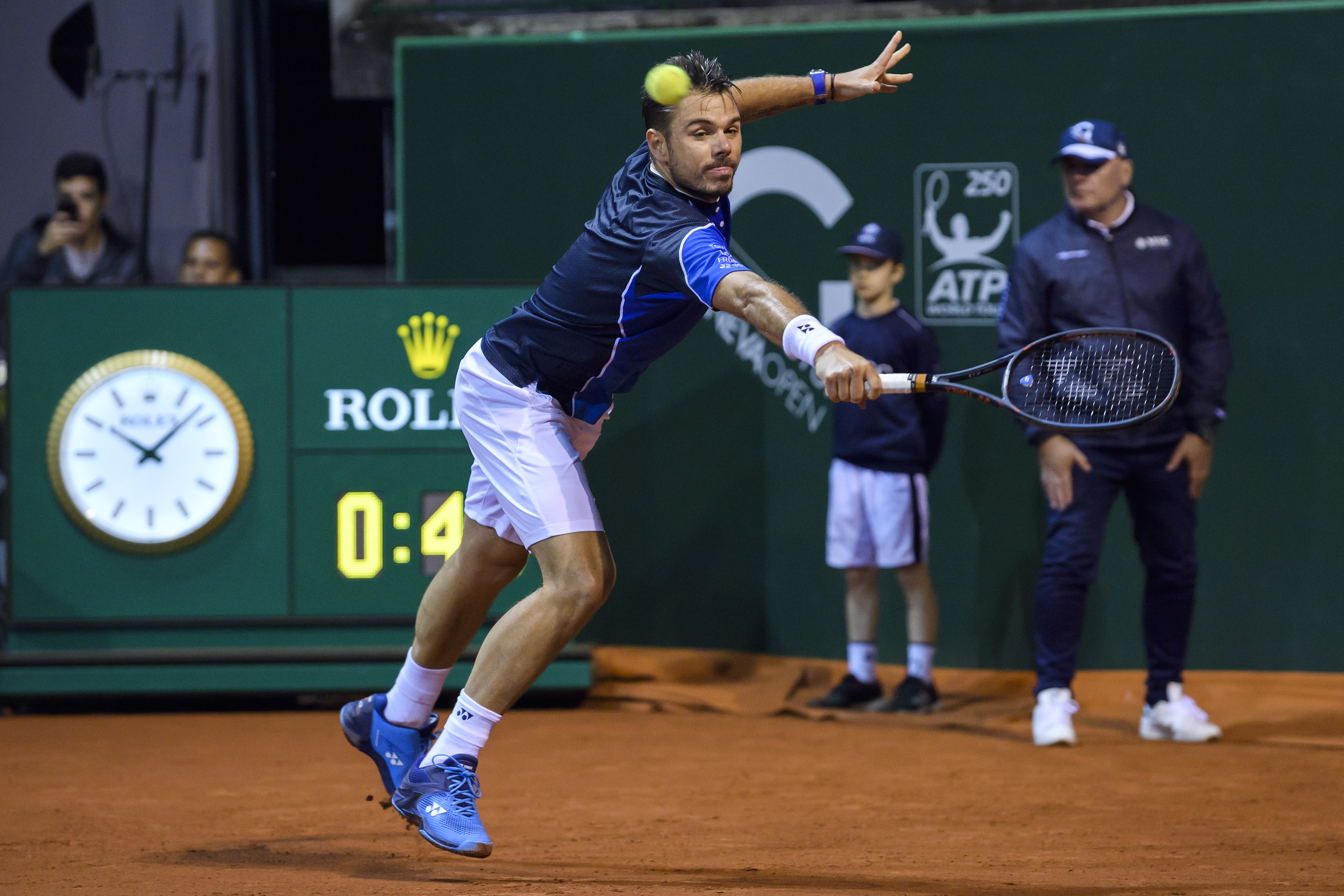 意大利网球队完胜西班牙网球队,瓦林卡爆发神勇的简单介绍 意大利网球队完胜西班牙网球队,瓦林卡爆发神勇的简单介绍