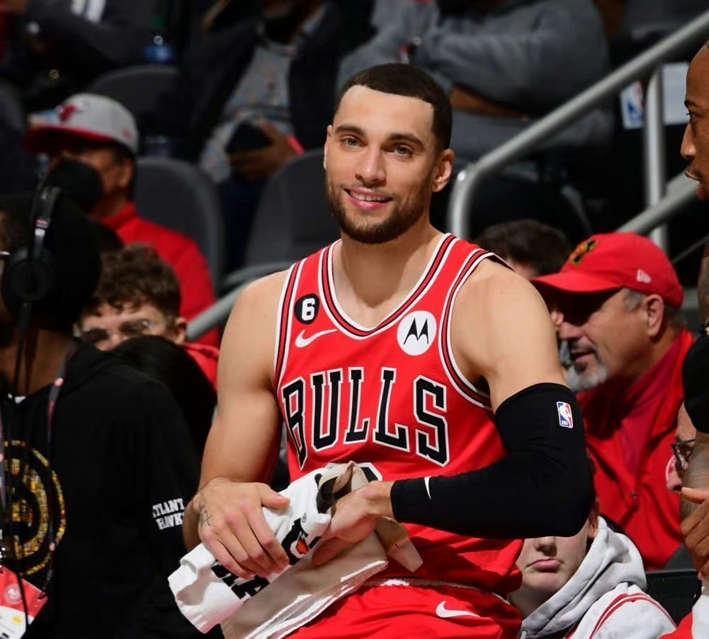 关于雄鹿爆冷美国男篮,拉文高光表现的信息 关于雄鹿爆冷美国男篮,拉文高光表现的信息