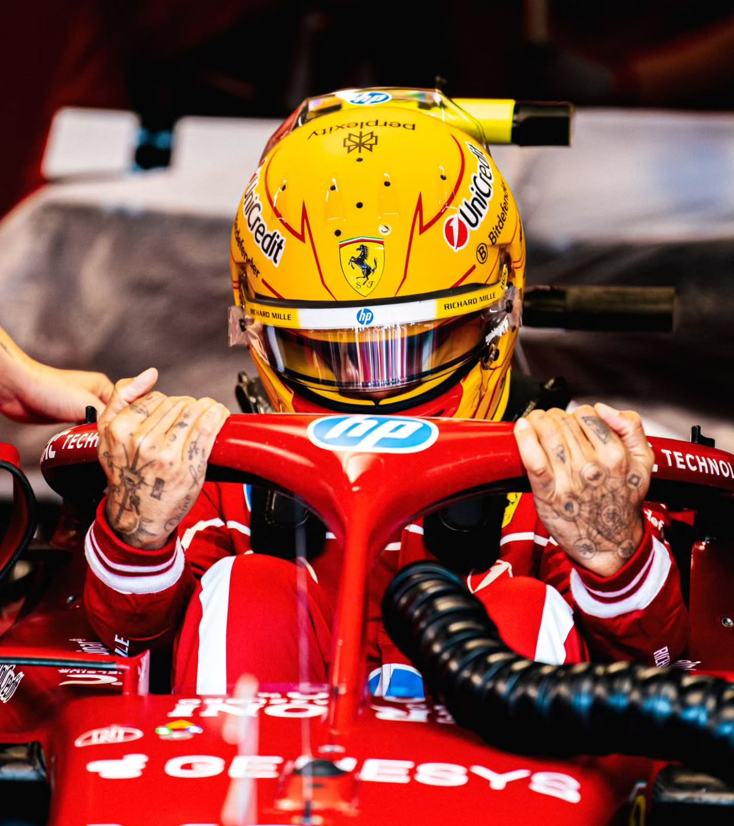 关于法拉利绝杀雷诺车队,汉密尔顿点燃赛场的信息 关于法拉利绝杀雷诺车队,汉密尔顿点燃赛场的信息